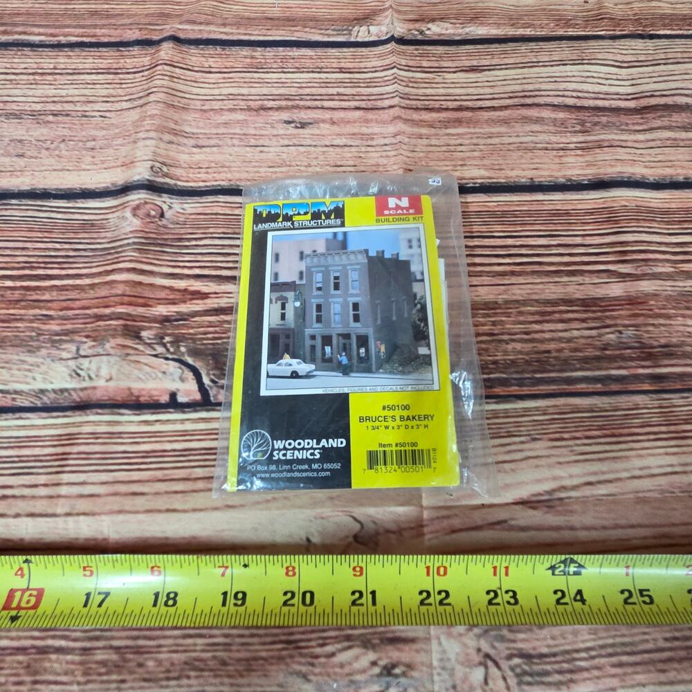DMP Landmark structures N scale #50100 Bruce's Bakery diorama accessories sealed